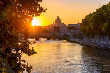 Rome in 1 day: Early Vatican, Colosseum Skip-the-line with Mini-Cruise and Lunch