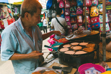 Small-Group Food Trail Walking Tour in Kuala Lumpur