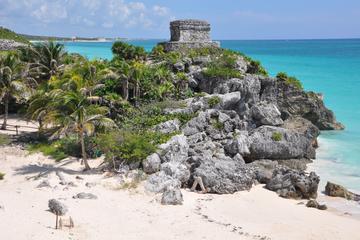 Combo Tour: Exclusive Early Access to Chichen Itza and Tulum Ruins with Guide