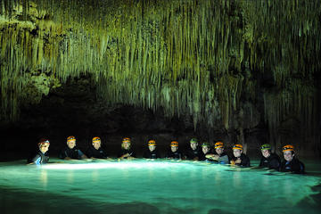 Combo Tour: Tulum Ruins Early Access Tour Plus Rio Secreto Nature Reserve