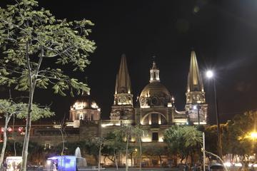 Guadalajara at Night: Bar Crawl and Panoramic Sightseeing Tour