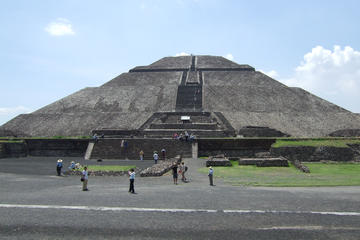 Small-Group Tour: Early Access Teotihuacan