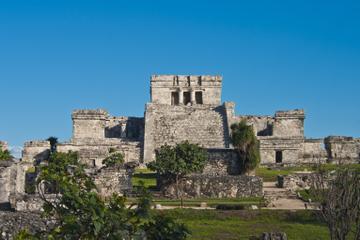 Viator Exclusive: Early Access to Tulum Ruins from Playa del Carmen with Archeologist