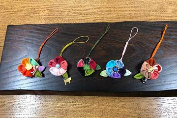 Tsumami Zaiku Traditional Japanese Accessory Craft Workshop in Sapporo