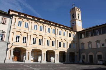 5-Hour Electric Bike Tour of Livorno with Lunch