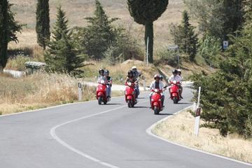 Full-Day Chianti Tour by Vespa with Shuttle from Lucca
