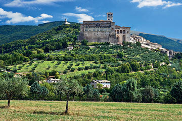Full Day Tour to Assisi Cortona and Perugia from San Gimignano