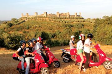 Siena Vespa Tour Including Lunch at a Chianti Winery