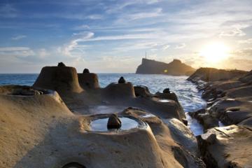 Day Tour: Discover North Coast Of Taiwan From Taipei- Yehliu, Keelung, Seafood
