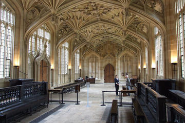 2-Hour Harry Potter Filming Locations Walking Tour of Oxford