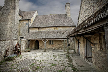 Downton Abbey Town and Country Tour from London