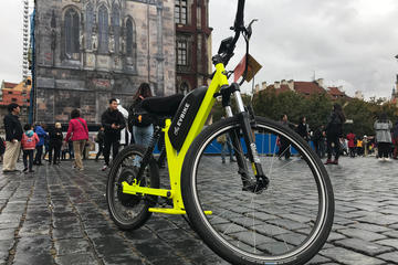 Prague Castle - Electric bikes Guided tour