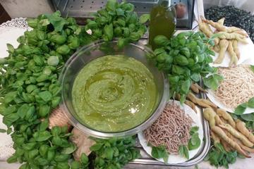 Boccadasse District Tour Including Pesto Making Lesson, Pesto and Gelato Tasting