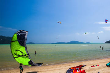 Kitesurfing lessons in Phuket