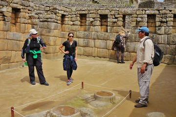 PROFESIONAL TOUR GUIDE IN MACHU PICCHU