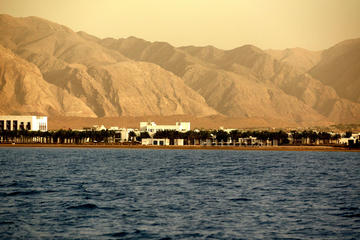 4 Day Oman Mountains, Deserts, and Beaches Tour from Muscat