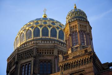 Small-Group Hidden Berlin Walking Tour: Palace of Tears, Jewish Quarter, Museum Island and Back Streets