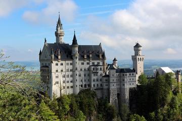 Top Bavarian Sightseeing: Neuschwanstein, Linderhof, Oberammergau and Wieskirche