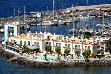 Puerto de Mogan and Canarian Market 6-hour Guided Tour