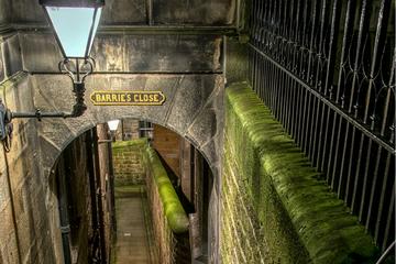 Edinburgh: 2-Hour Nighttime Ghost Tour - Italian Tour Guide