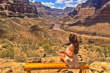 Grand Canyon Helicopter Tour with West Rim Picnic