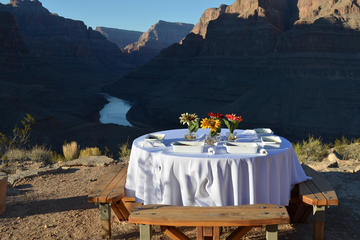 Viator VIP: Grand Canyon by Helicopter with Gourmet Breakfast