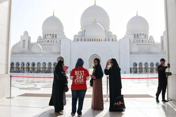 Private Dubai Abu Dhabi Highlights Tour Including Transportation from Dubai