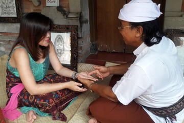 Bali Hand Reader Tour