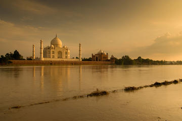Overnight Taj Mahal Agra Tour By Car