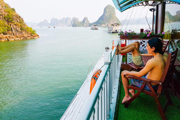 2-Day Halong Bay Luxury Junk Boat Cruise Including Cooking Class and Morning Tai Chi
