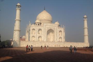 A Marvelous Trip with Taj Mahal