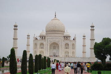 Golden Triangle Tour for 3 Days by Innova car