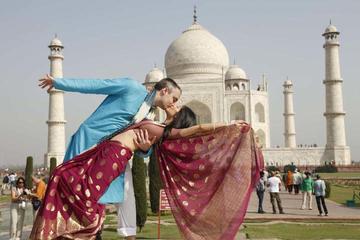 Memorable Taj Mahal Trip for Couple