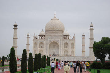 Viator Exclusive: Taj Mahal Tour with Professional Photographer