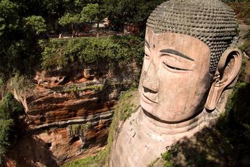 Private Day Tour to Leshan Giant Buddha & Huanglongxi Ancient Town