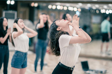 Dance like a K-pop star in a studio