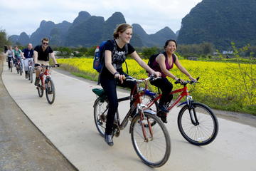 One-Day Li River Cruise with Biking Tour in Yangshuo