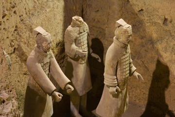 Xi'an Railway Station Transfer Including Terracotta Warriors and Horses Museum Visit