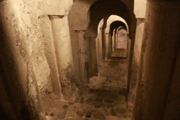 Tour Underground and slaves of Muslim Granada past