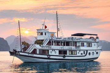 Visit Halong Bay & Bai Tu Long Bay Over Night on 3 Star Cruise, All included