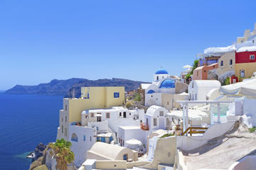 Santorini Shore Excursion: Private Caldera, Traditional Winery and Oia Village Tour