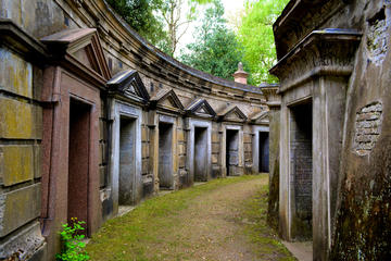 The Madness and Marvels of Victorian London with Highgate Cemetery