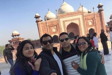 Agra Day Trip from Delhi Including Taj Mahal and Agra Fort