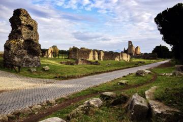 Roman Countryside Walking Tour of the Catacombs, Aqueducts and Appian Way