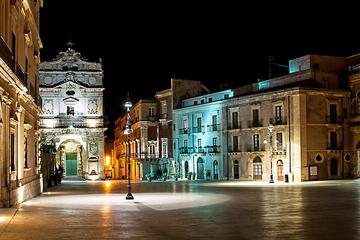 Ortigia Evening Walking Tour in Siracuse