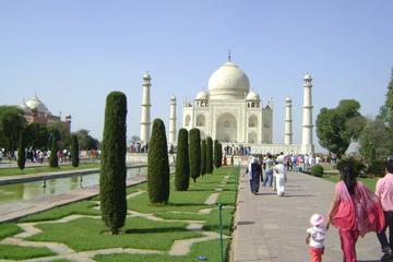Enjoy Taj Mahal Tour in A Single Day by Car