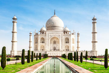 Taj Mahal Tour In A single Day By train (Gatimaan Express)