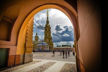 St Petersburg Shore Excursion: City Tour with Hermitage Museum and Boat Ride