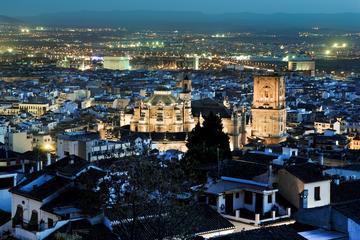 Twilight in Albayzin and Gypsy Sacromonte of Granada in a Reduced Group Tour