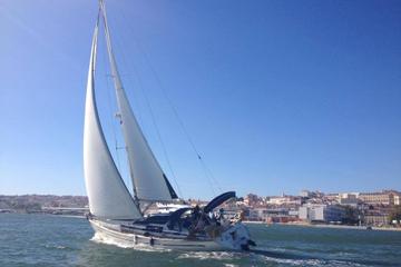 Private Tour: Lisbon Coast Cruise